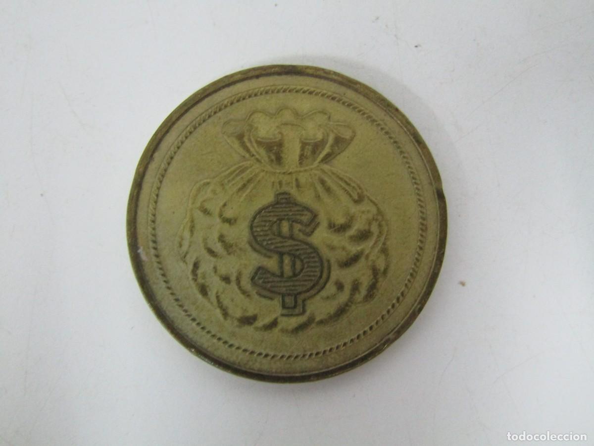 Monedas locales: FICHA O TOKEN BALLY SAFE CRACKER - LAT&Oacute;N - 30 MM - Foto 2