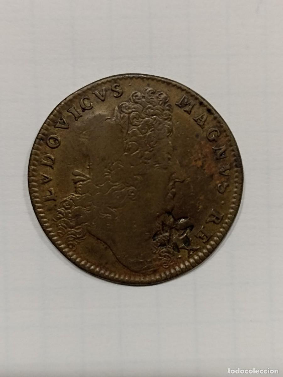 Moedas locais: Token. AE28. Ludvicus Magnus Rex. (Luis XIV) R/ Intemerata Manus. Resello de paloma en A/ y R/. RARO