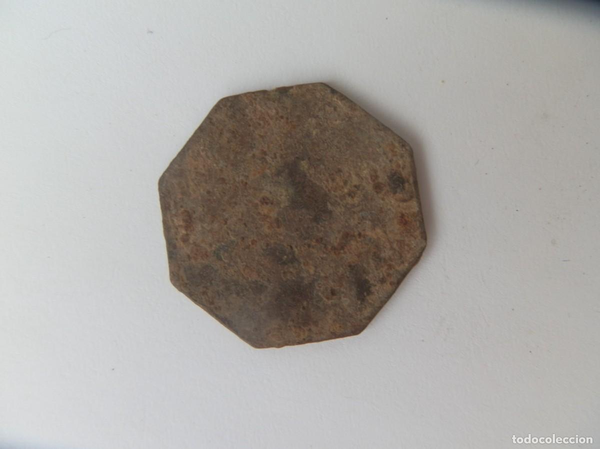 Monedas locales: FICHA CASINO OCTOGONAL , VALOR 50 CENTIMOS. - Foto 2