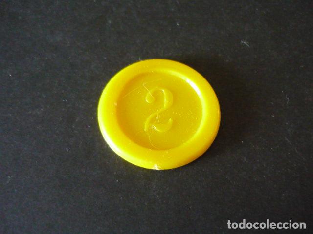 Monedas locales: FICHA DINERARIA EN PLASTICO CASINO VALOR 2 - Foto 1