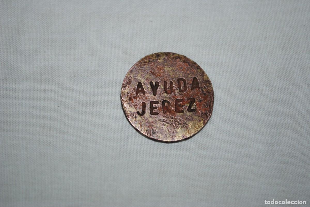Monedas locales: FICHA ANTIGUA AYUDA JEREZ - Foto 2