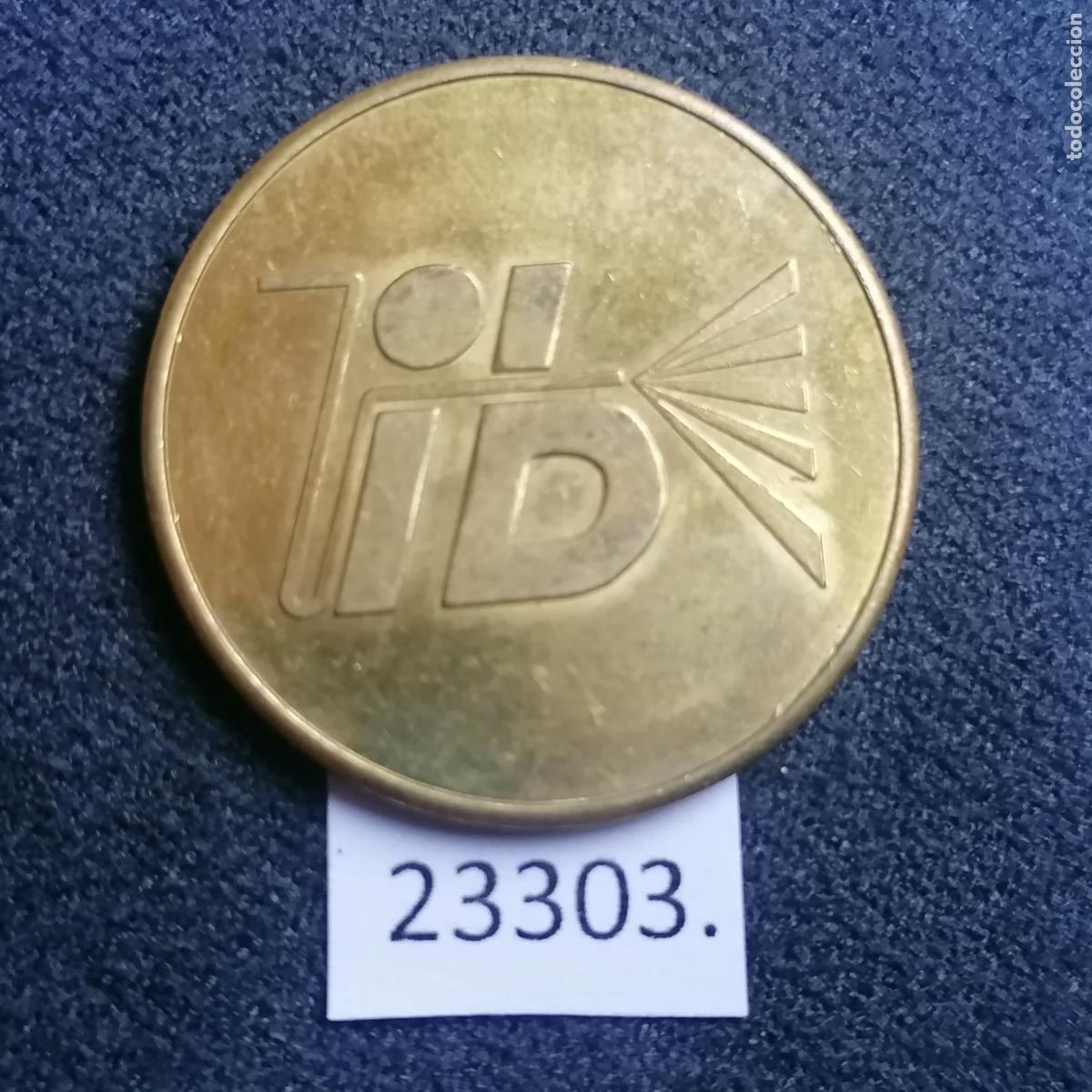 Monedas locales: Ficha autolavado, token, jet&oacute;n - Foto 1