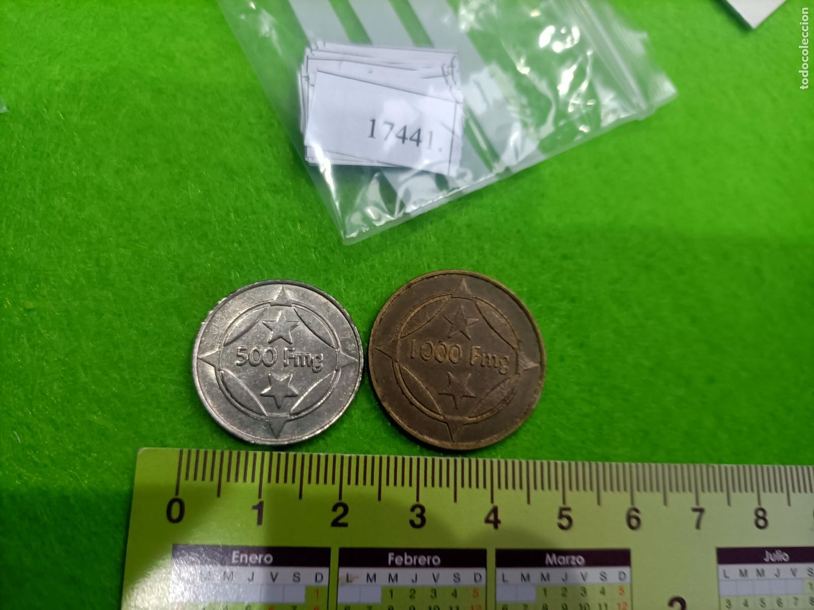 Monedas locales: lote de 2 Fichas Madagascar, 500 y 1000 francos,el Colbert, Spa & Casino, Antananarivo, token, jeton