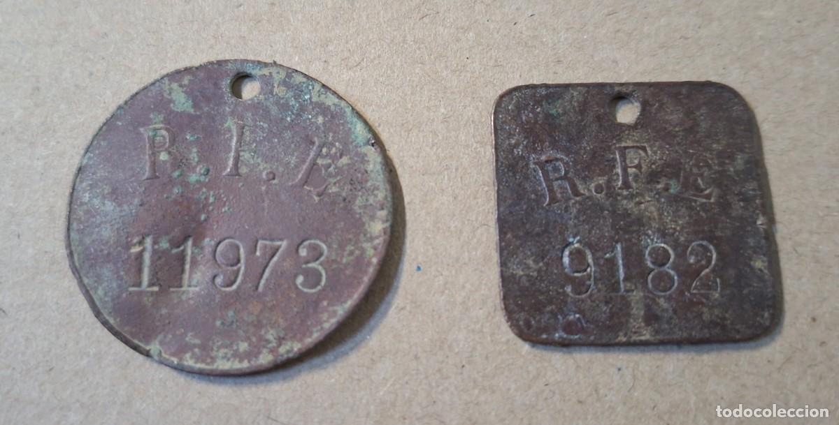 Monedas locales: 2 CHAPAS FICHAS IDENTIFICATIVAS, RFE, RENFE, RED NACIONAL DE FERROCARRILES ESPA&Ntilde;OLES ..A3657