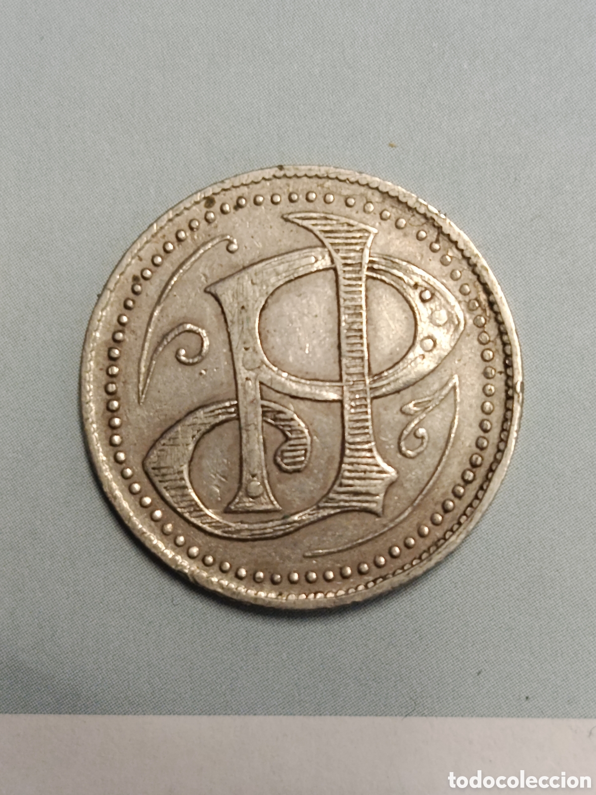 Moedas locais: Ficha casino:1 pta,Niquel.