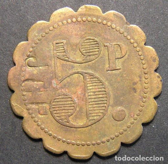 Monedas locales: FICHA CON DI&Aacute;METRO SERRADO - 5 PESETAS CON RESELLO JCP