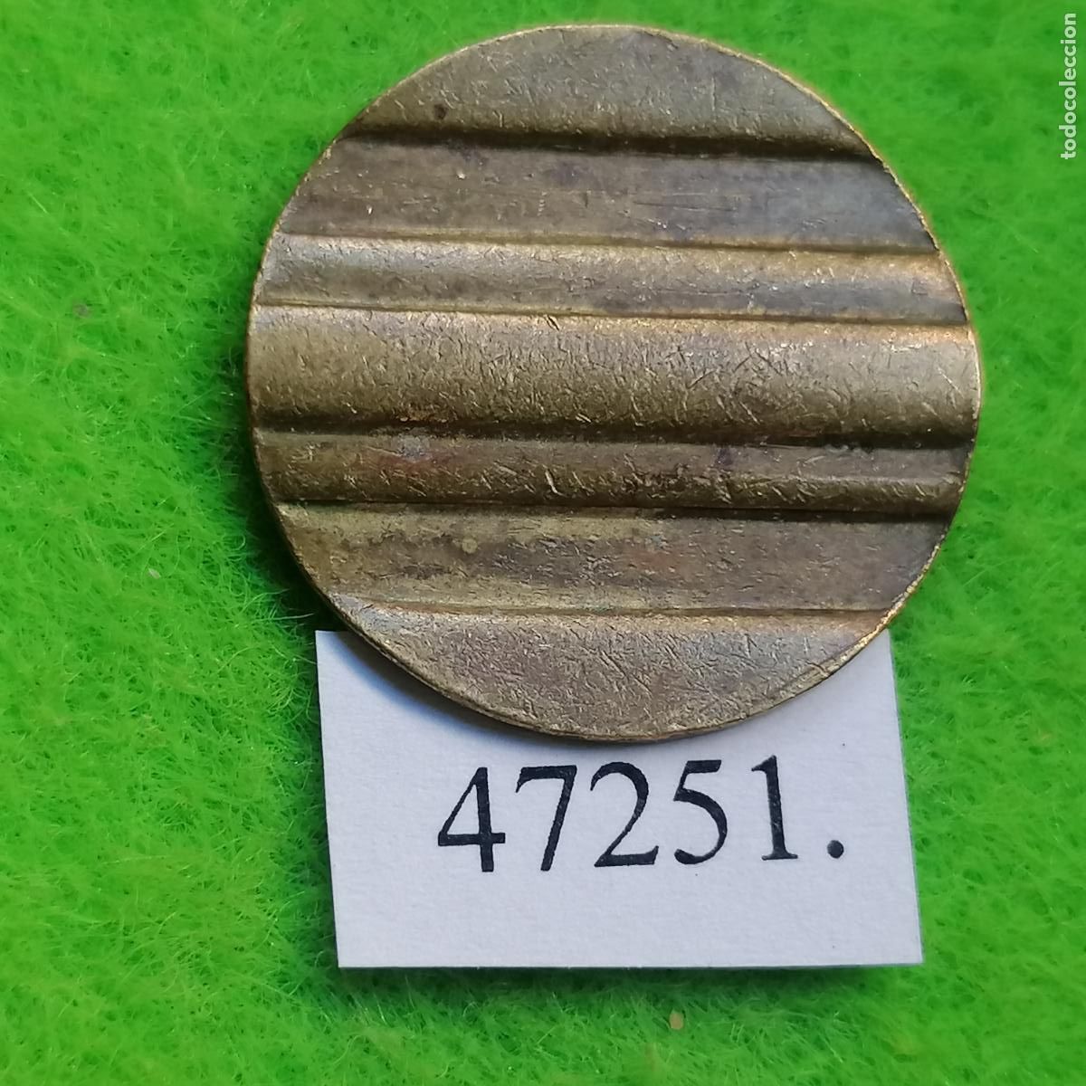 Monedas locales: ficha ranurada, token, jet&oacute;n - Foto 2