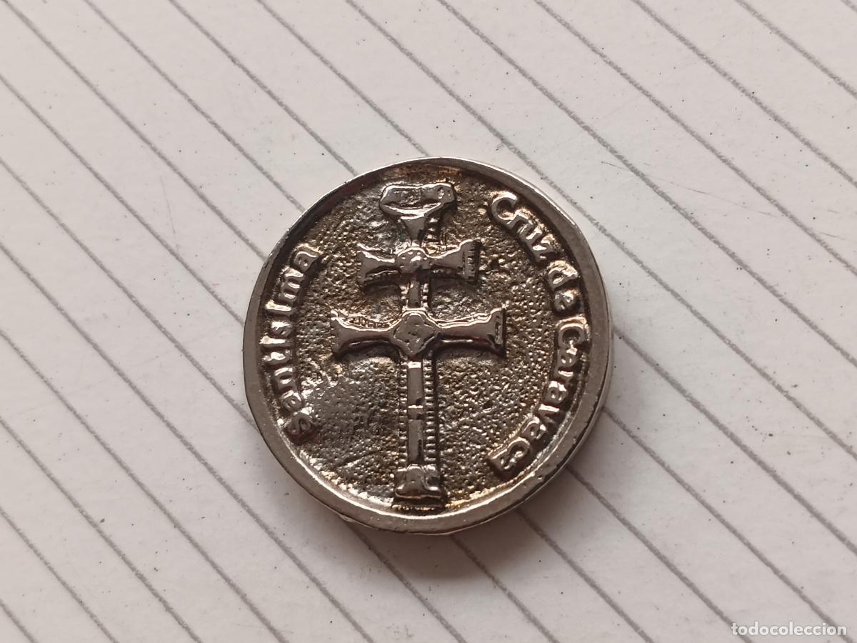 Local Coins: Ficha de 1 Euro. Cruz de Caravaca