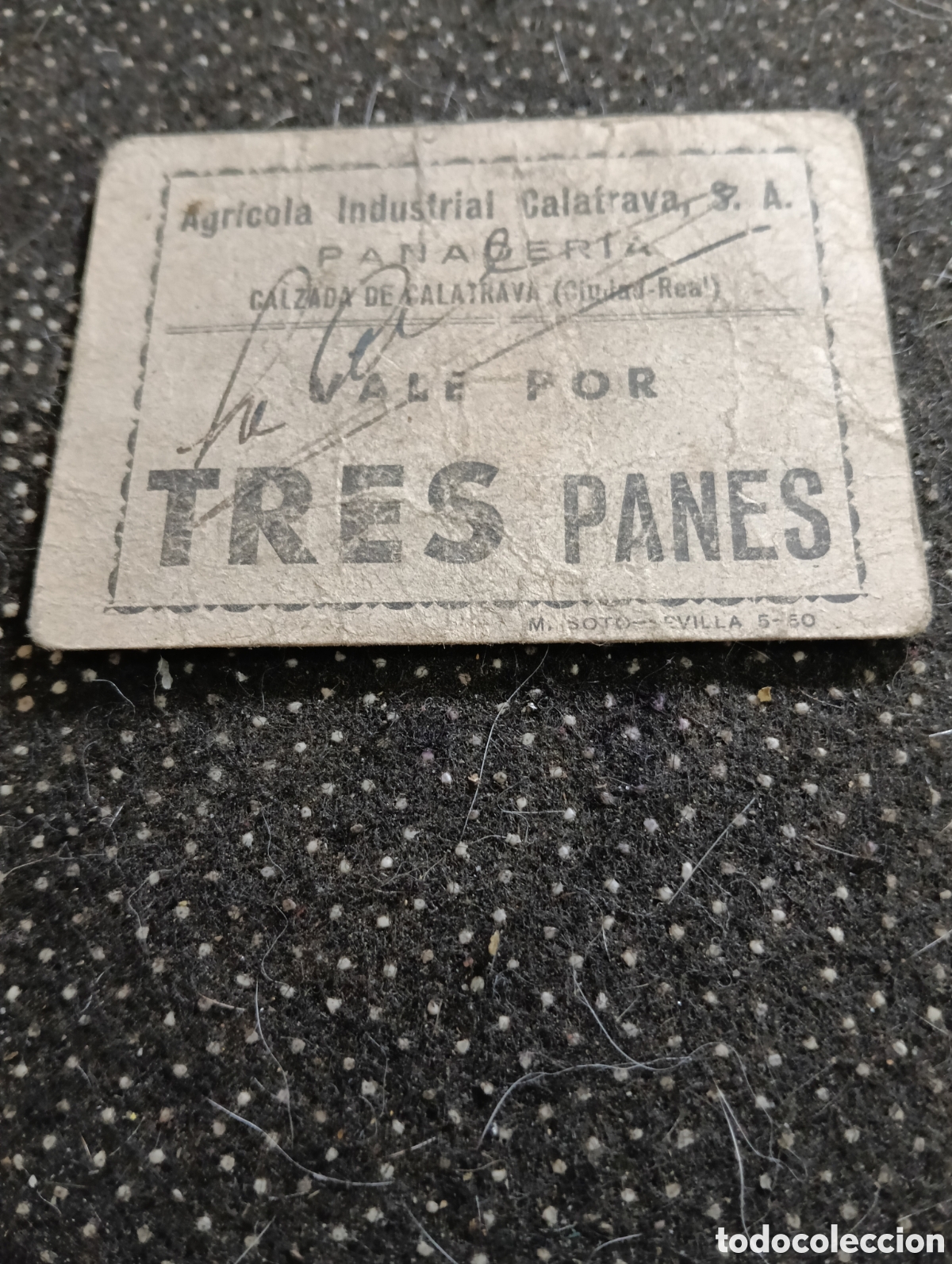 Monedas locales: Vale por tres panes, CALZADA DE CALATRAVA (Ciudad Real) muy usado y firmado por el vendedor.