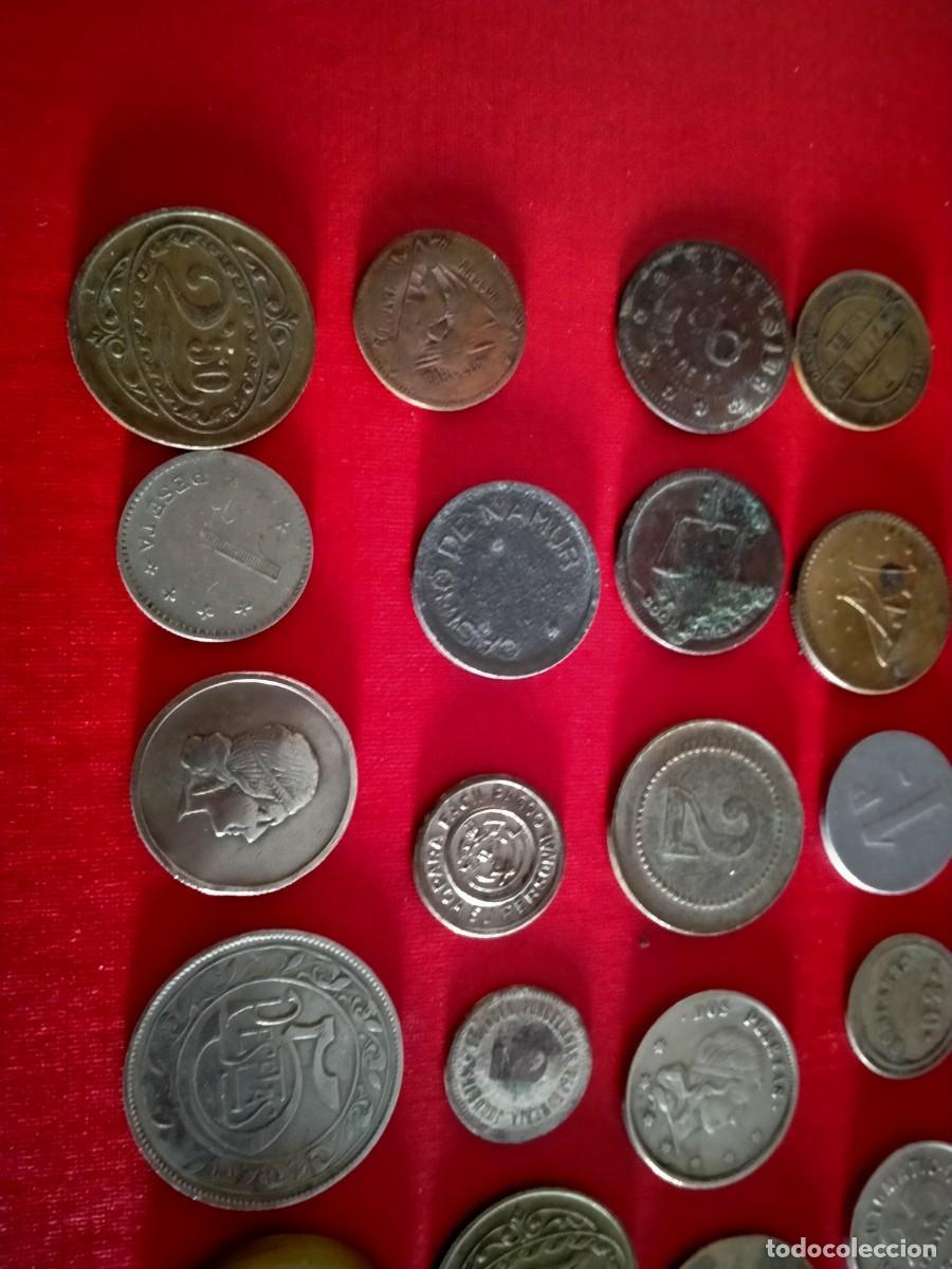Monedas locales: fichas de varias epocas espa&ntilde;olas 33 monedas o fichas