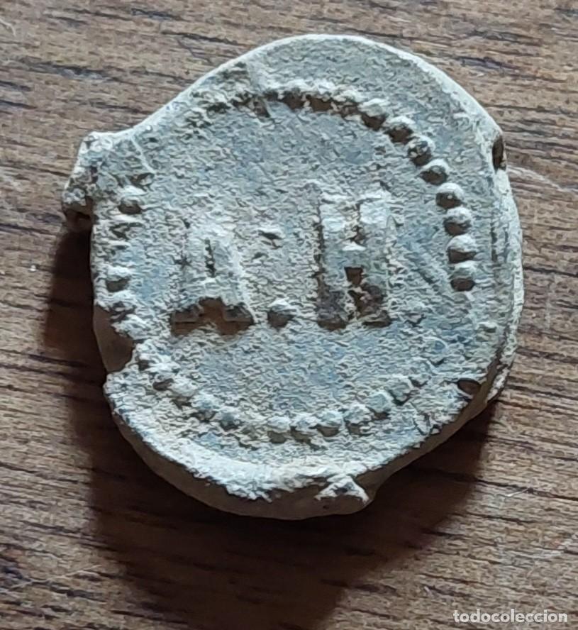 Monedas locales: Plomo marchamo comercial Madrid AH - Foto 2
