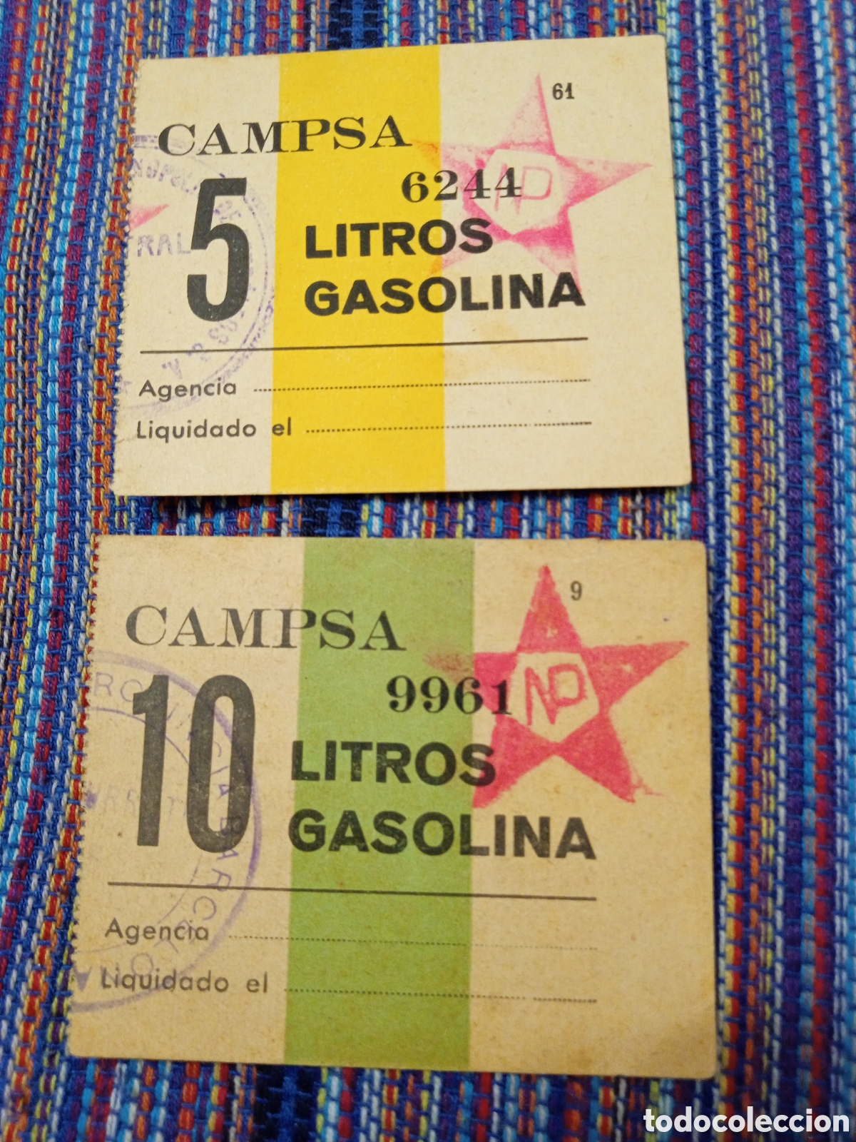 Monedas locales: GUERRA CIVIL DOS VALES DE 5 Y 10 LITROS GASOLINA CAMPSA NUMERADOS