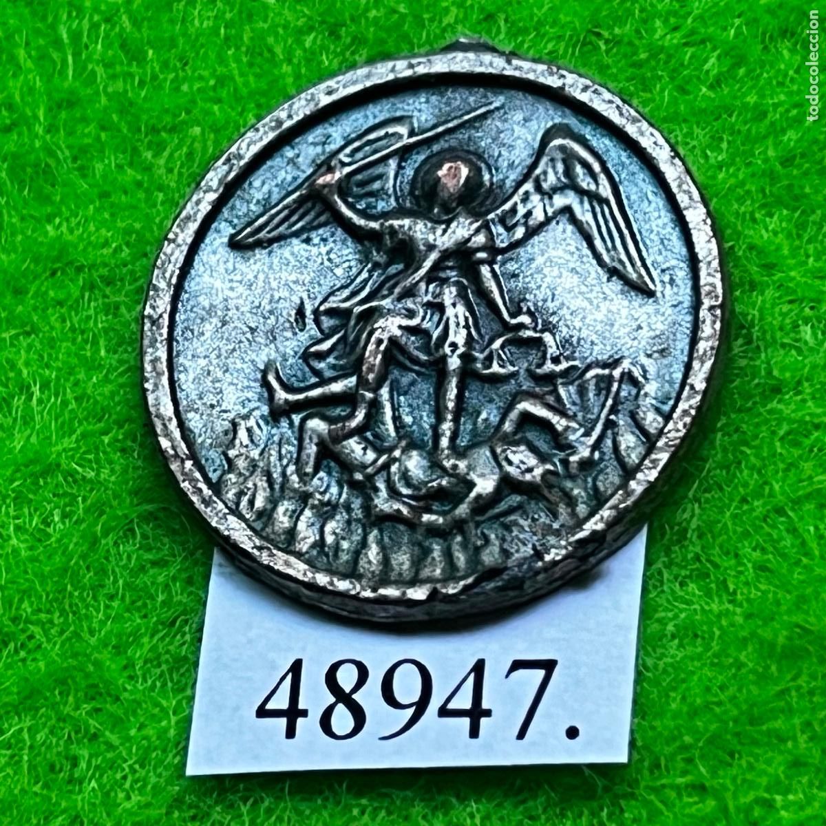 Monedas locales: Ficha, medalla, San Miguel Arc&aacute;ngel derrotando a un demonio o Satan&aacute;s, token, jeton