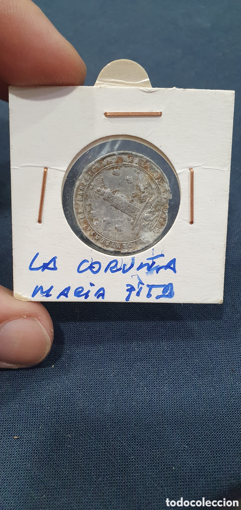 Monedas locales: Curiosa ficha La Coru&ntilde;a. Maria Pita. Camiseta La Parissienne. (L120)