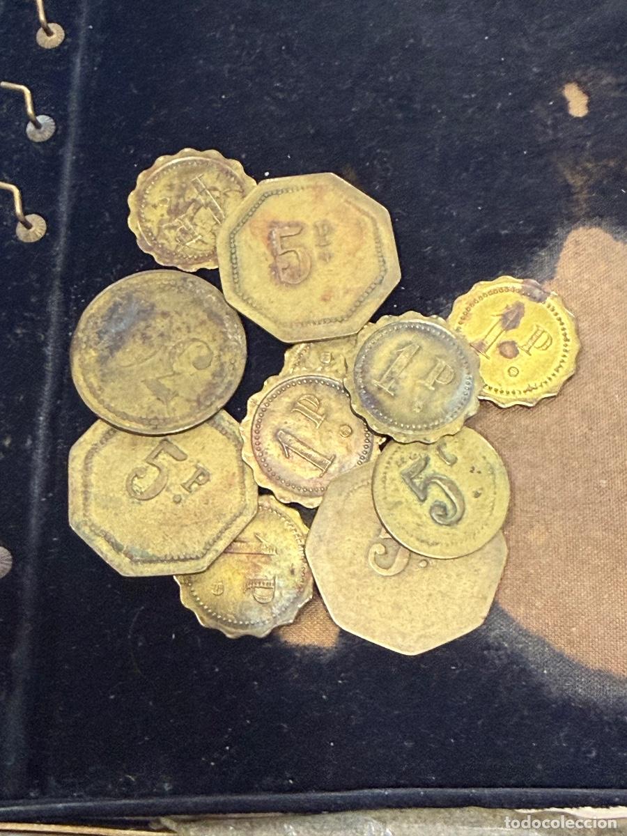 Monedas locales: Lote de fichas por clasificar, todo lo que se ve
