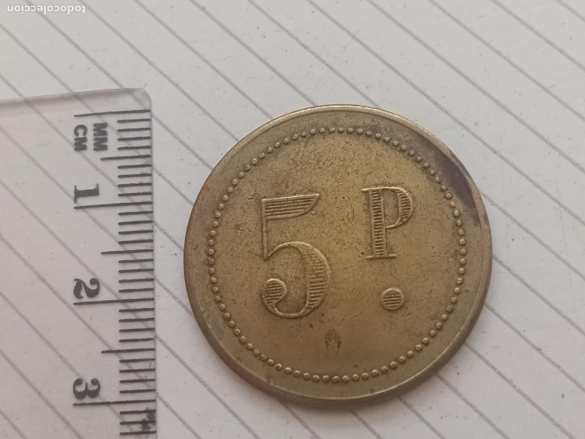 Monedas locales: Ficha de 5 pesetas, lat&oacute;n - Foto 2
