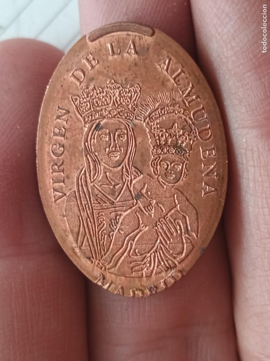 Monedas locales: Virgen de la Almudena, Madrid. Ficha enlongada