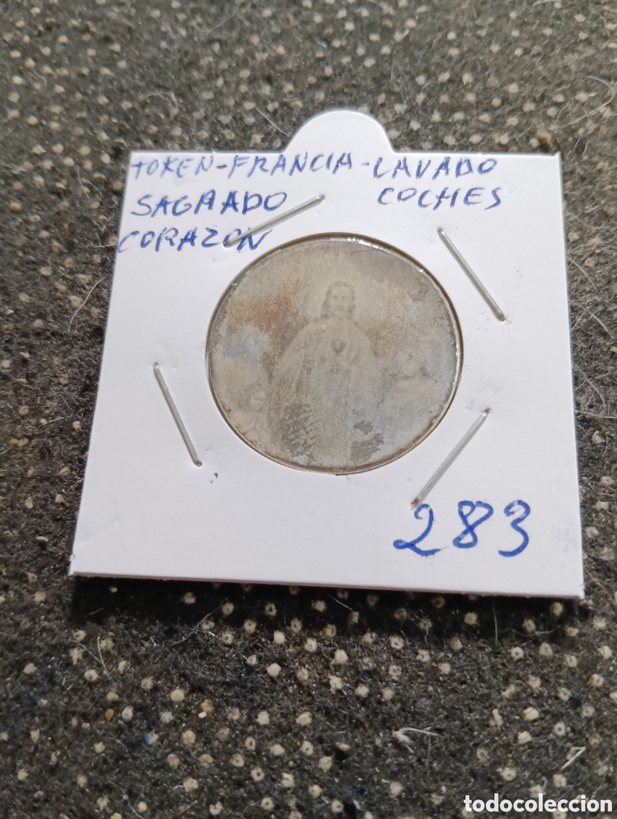 Monedas locales: Token o Jeton por una cara ficha de lavado de Francia y por la otra el Sagrado Coraz&oacute;n (PEGADO en ca