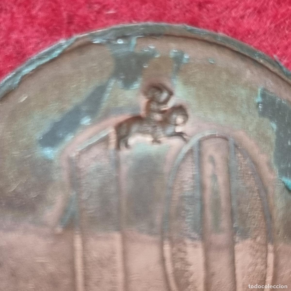 Monedas locales: FICHA CASINO VALOR 10 JINETE A CABALLO CON ESPADA ORIGINAL C41F