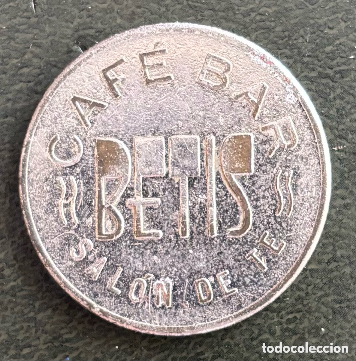 Monedas locales: Ficha monetaria. Cafe bar Betis. Valencia. 2 pesetas