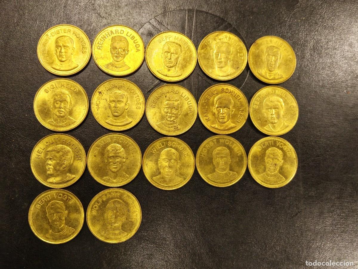 Monedas locales: 17 FICHAS MEDALLAS TOKEN EN BRONCE LATONADO JUGADORES SELECCION FUTBOL ALEMANIA SHELL TRAUM-ELF 1969