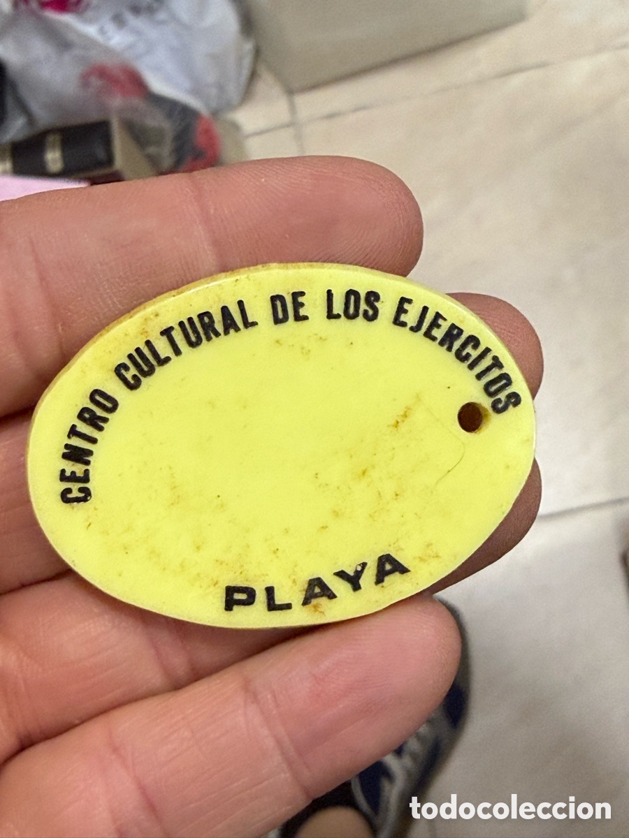 Monedas locales: Antigua ficha militar centro cultural de los ej&eacute;rcitos, playa