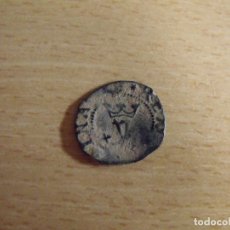 Monedas medievales: MONEDA CON UNA CORONA DE TRES PUNTAS.. Lote 176906125