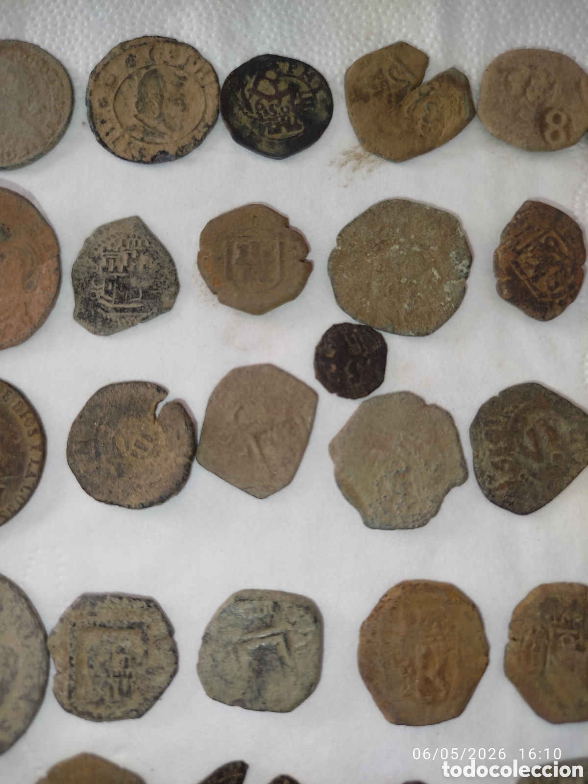 Monedas medievales: 33 monedas maraved&iacute;s y varios