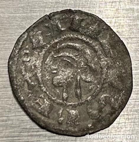 Monedas medievales: DINERO 1158-1214. ALFONSO VIII. 0,68 GR; 16,2-16,6 MM