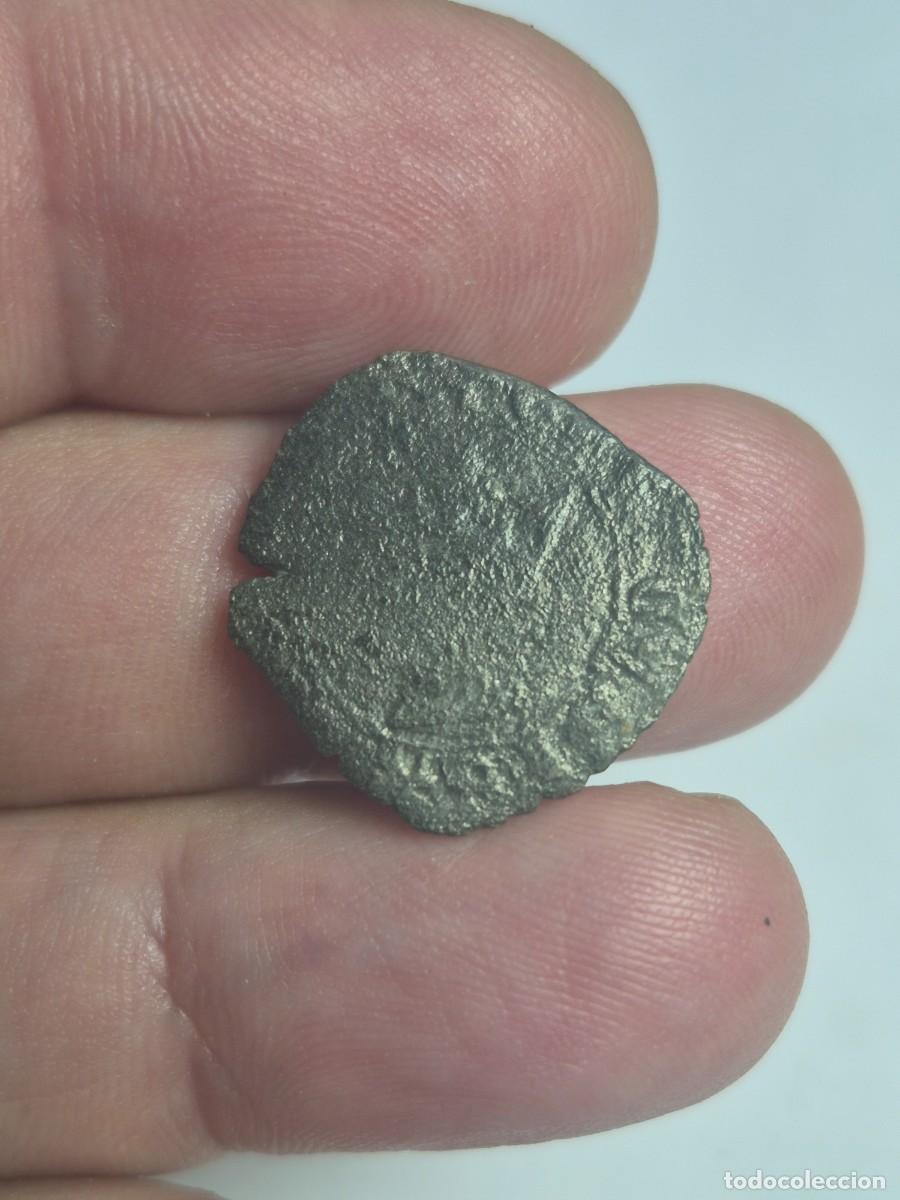 Monedas medievales: NT/ ENRIQUE II CRUZADO SIN CECA (A1361)