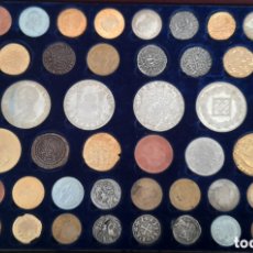 Monedas medievales: COLECCIÓN 50 MONEDAS POR CLASIFICAR EN ESTUCHE ORIGINAL.. Lote 386747604