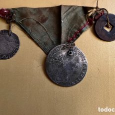 Monedas medievales: 3 MONEDAS PERFORADAS PARA GUERRERA (ACASO I GUERRA MUNDIAL. 1. ELIZABETH I 1580. 2. CAROLUS 1765. 3.
