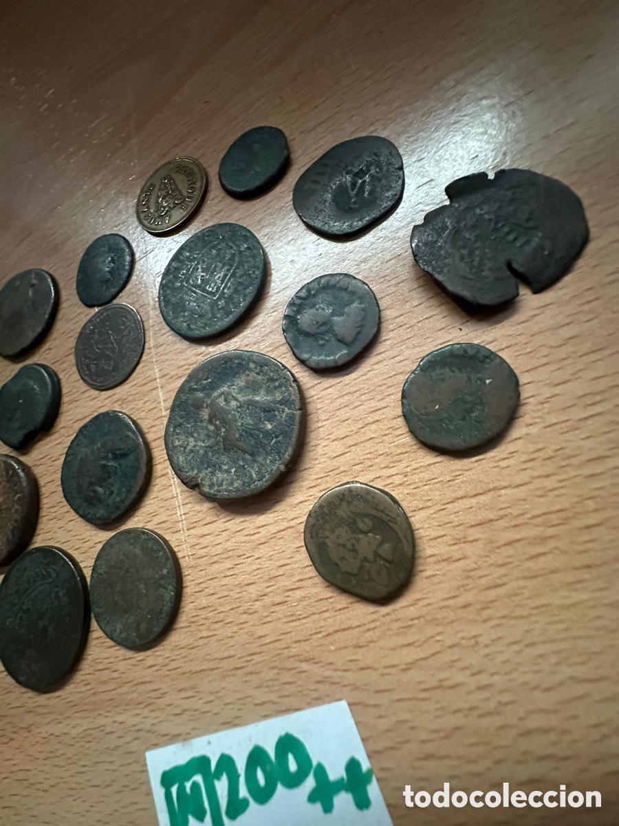 Monedas medievales: Importante lote de monedas romanas ,hispanas - Foto 16