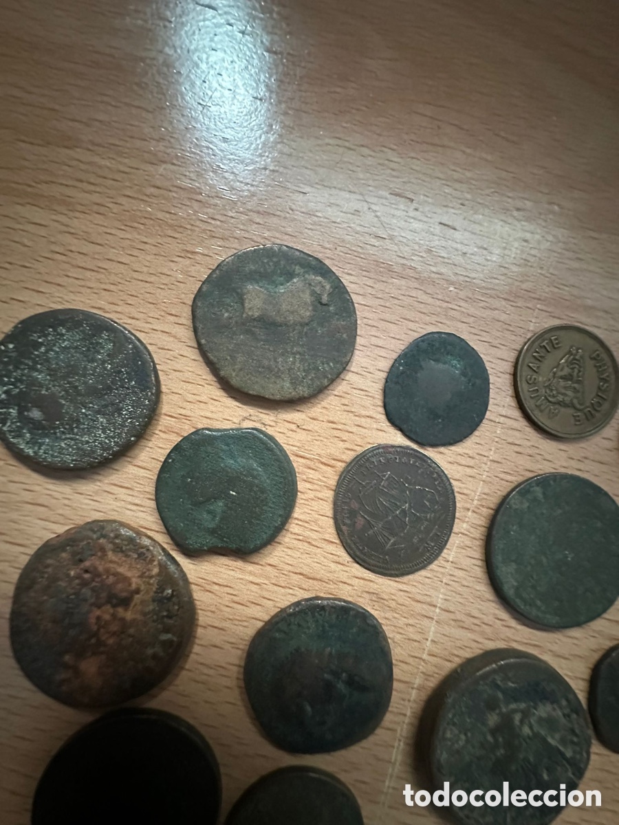 Monedas medievales: Importante lote de monedas romanas ,hispanas - Foto 17