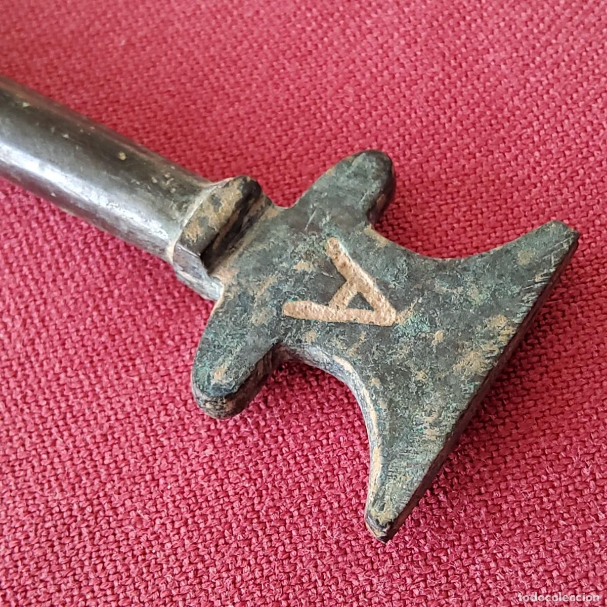Monedas medievales: Antiguo objeto medieval o romano de bronce - Foto 1
