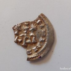 Monedas reinos visigodos: EGICA & WITIZA, REVERSO MONOGRAMA ELVORA (LUSITANIA) ? FRACCIONADA. AÑO 694 - 702.