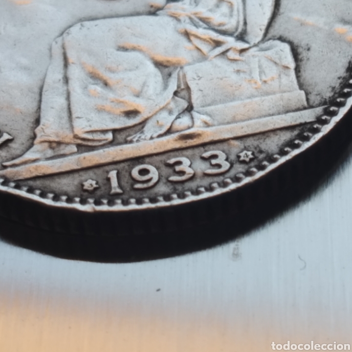 Monedas República: Moneda de plata de UNA PESETA de la REPÚBLICA ESPAÑOLA de 1933 estrellas 3 y 4 convertida en medalla - Foto 4 - 286786123
