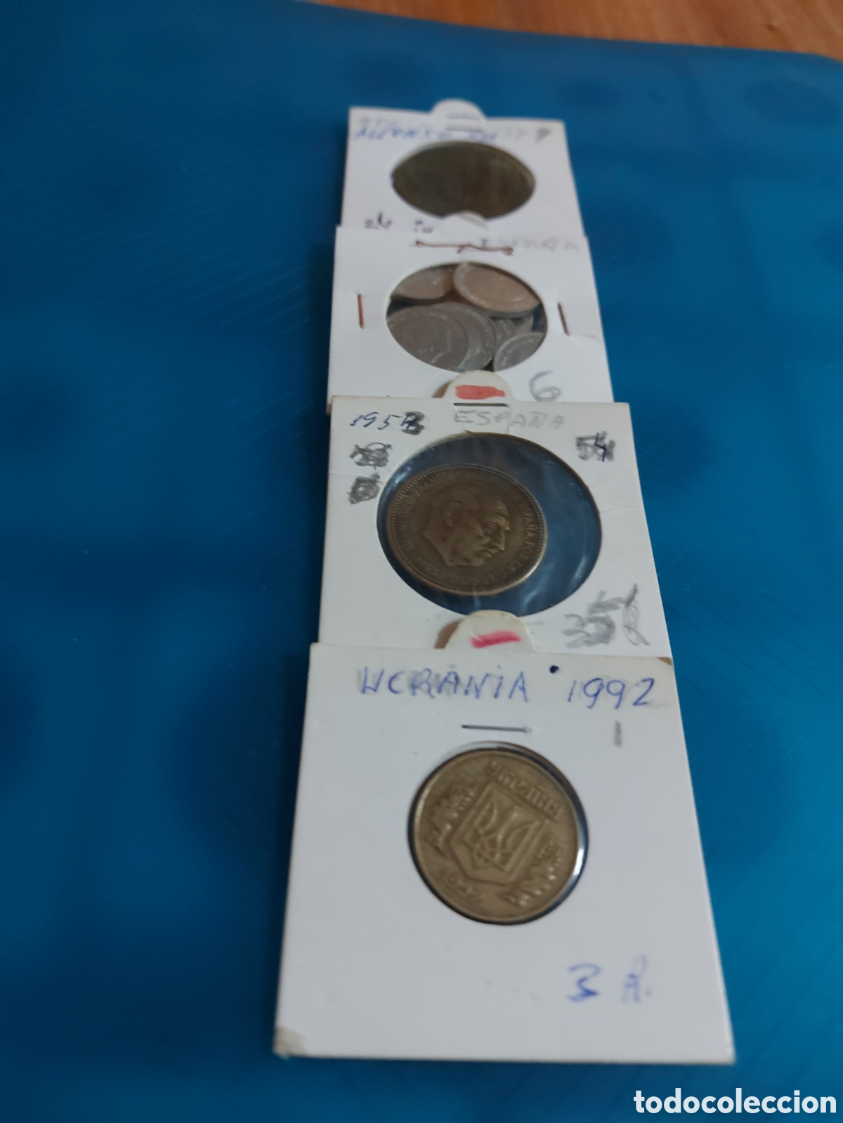 Monedas Rep&uacute;blica: 3 deEspa&ntilde;a y1Ucrania - Foto 1