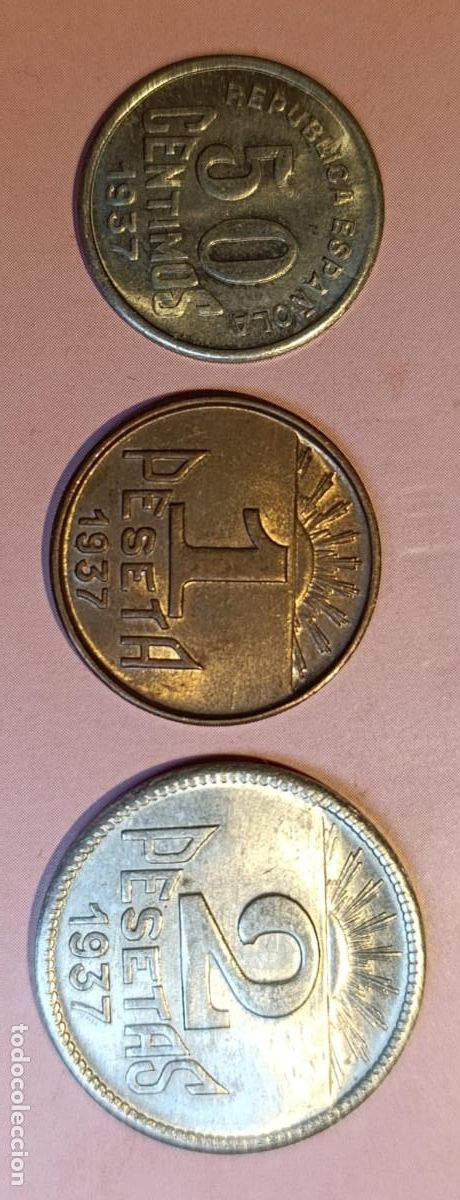 Monedas Rep&uacute;blica: Monedas de 50 c&eacute;ntimos y 1 y 2 pesetas de la Rep&uacute;blica Espa&ntilde;ola. Consejo de Asturias y Le&oacute;n, 1937