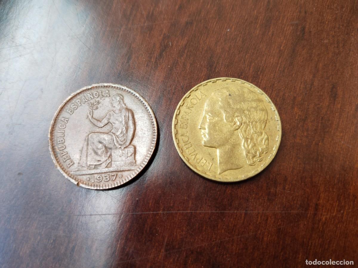 Monedas Rep&uacute;blica: 5 C&eacute;ntimos y 1 Peseta Rep&uacute;blica. 1937. Originales.