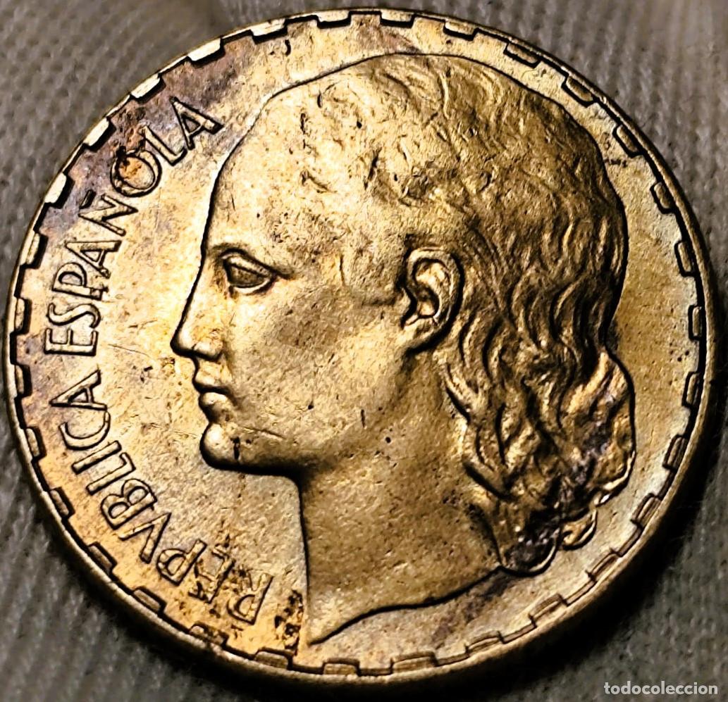 Monedas Rep&uacute;blica: Moneda 1 Peseta.1937. Segunda Rep&uacute;blica. Variante catalogada: en el busto republicano. Lote 2232
