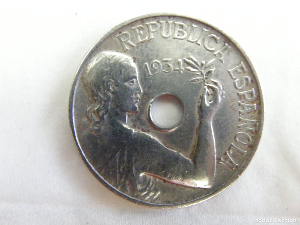 Monedas Rep&uacute;blica: Espa&ntilde;a 1934 &ndash; 25 Cts Rep&uacute;blica &ndash; Alegor&iacute;a de la Rep&uacute;blica &ndash; Moneda con agujero cuproniquel
