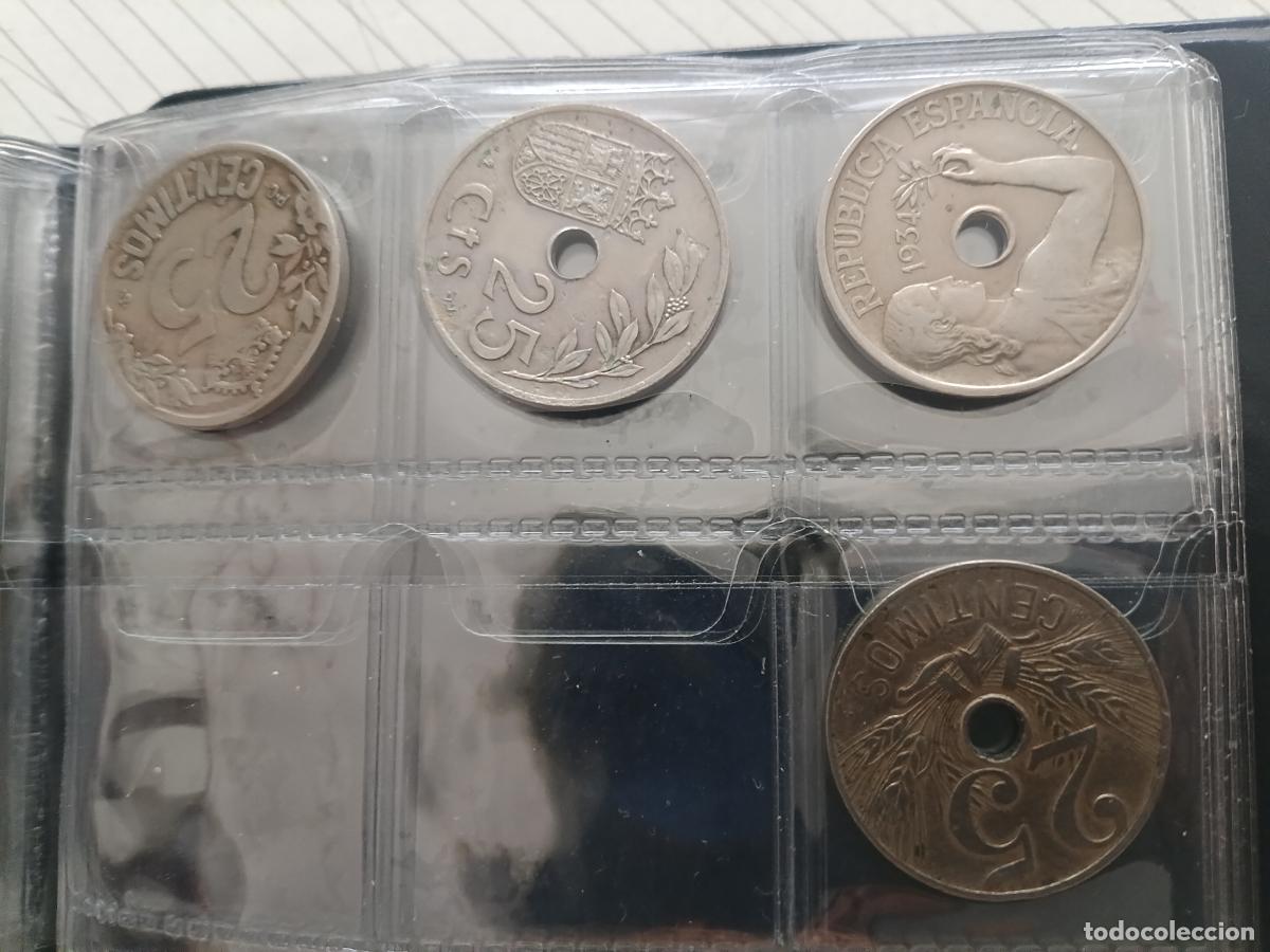 Monedas Rep&uacute;blica: 4 monedas de 25 c&eacute;ntimos del agujero