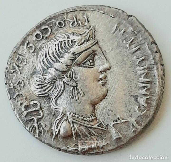Moedas Roma Rep&uacute;blica: Denario circa 82-81 a.c. Annius-Fabius