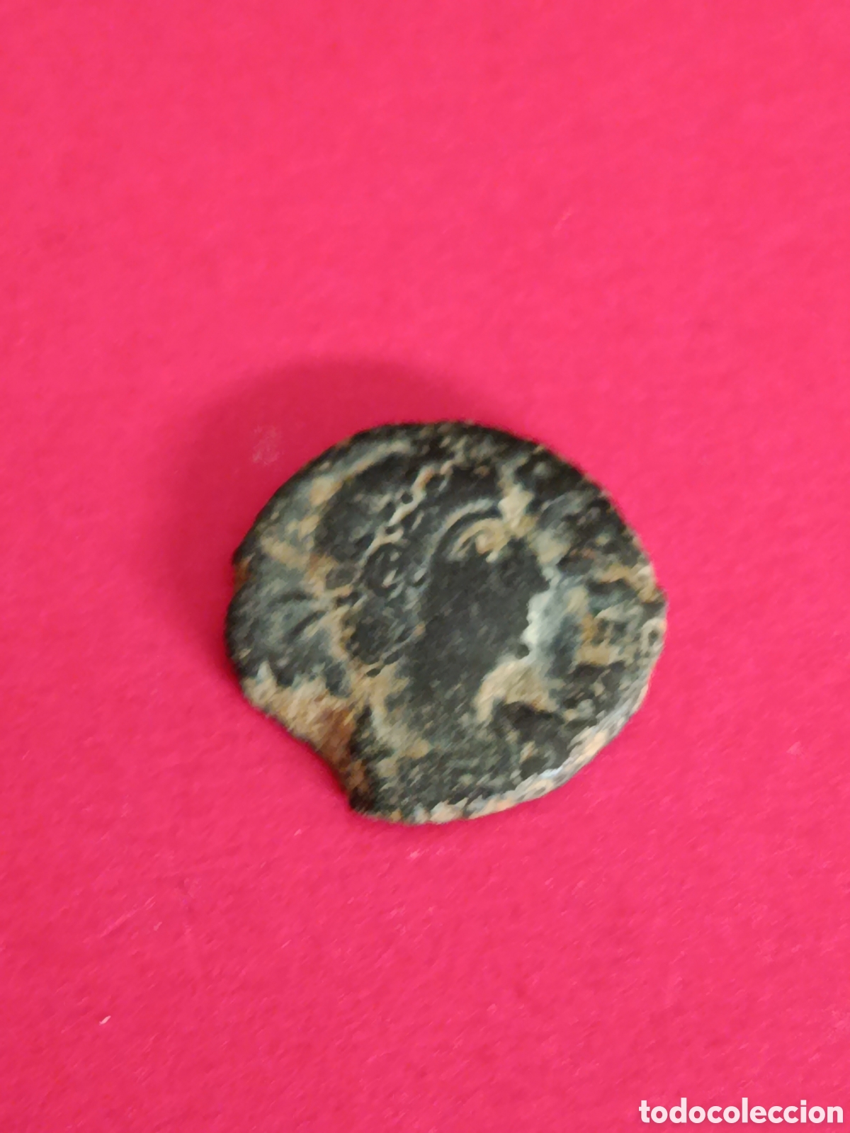 Monedas Roma Rep&uacute;blica: MONEDA ROMANA DEL BAJO IMPERIO. 2,74 GR. 1,6 CM.