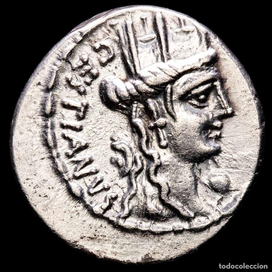 Monedas Roma Rep&uacute;blica: Roma 67 aC. M Plaetorius Mf. Cestianus. Denario. Silla curul (4596)