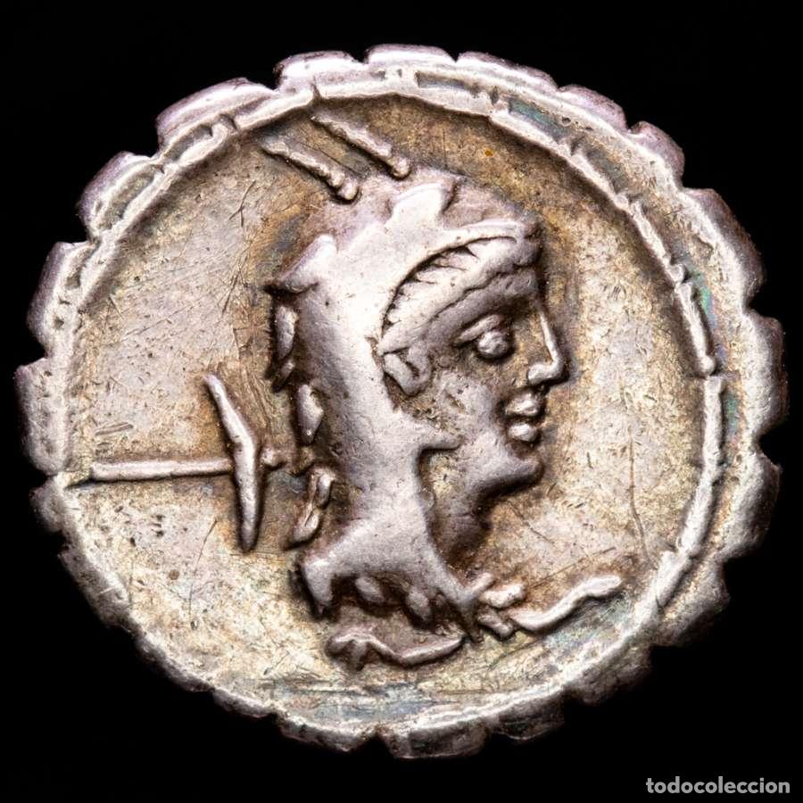 Monedas Roma Rep&uacute;blica: L. Papius denario, plata, Roma 79 aC. Juno Sospita / Griffin (5807)