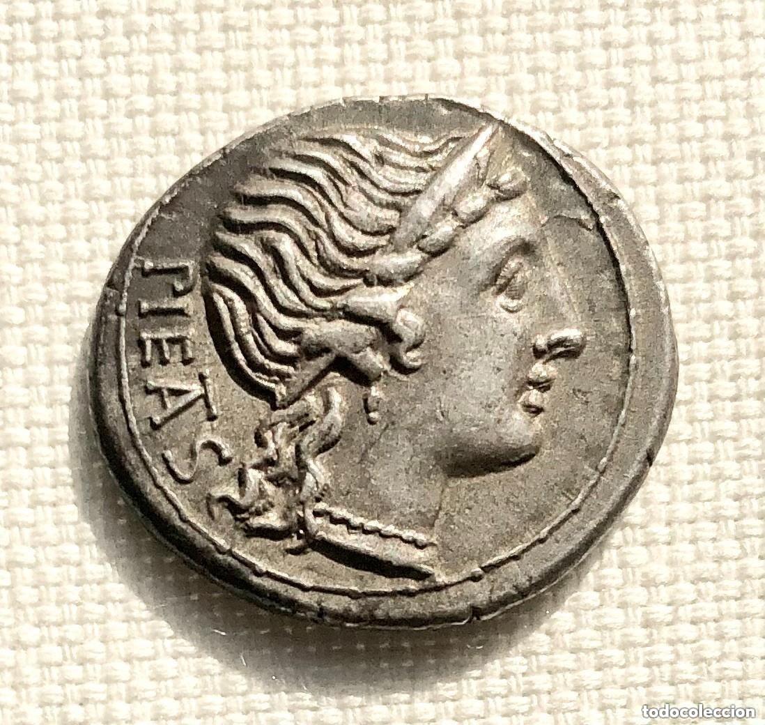 Monedas Roma Rep&uacute;blica: Bonito Denario Familia HERENNIA - M. Herennius A&ntilde;o 108-107 AC Procedente de Harlan J. Berk