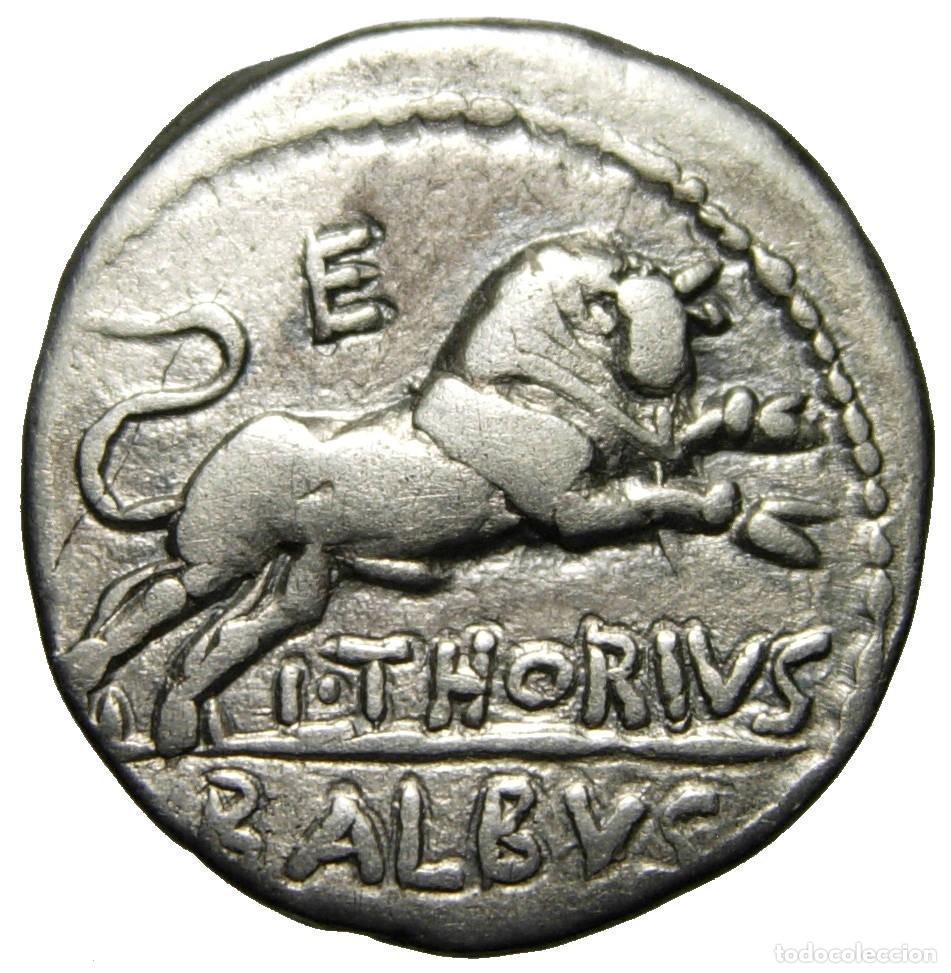 Monedas Roma Rep&uacute;blica: Rep&uacute;blica Romana L. Thorius Balbus AR Denarius (105 aC), Gens Thoria
