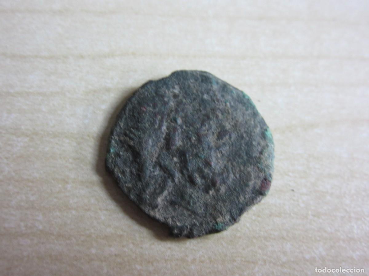 Monedas Roma Rep&uacute;blica: Semis republicano Di&aacute;metro 2 cm Peso 5,65 gr Anverso Cabeza de Saturno Reverso Barco